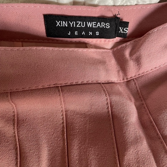 Y2K XIN YIZU Pink pleated mini skirt with shorts. Size XS NWOT - Picture 3 of 6